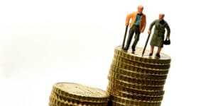Социальная пенсия по старости: размер в 2022 году, условия и порядок получения, законопроекты и последние изменения